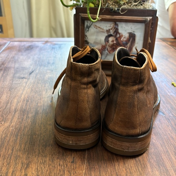 Donald J Pliner Shoes - Picture 3 of 6